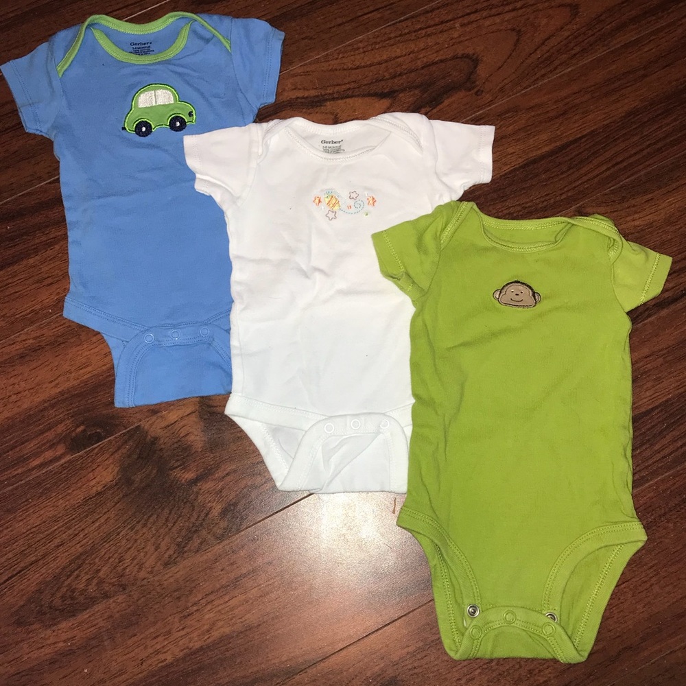 GUC 💛 CARTERS + GERBER 3-6 MONTHS | 3 Onesies